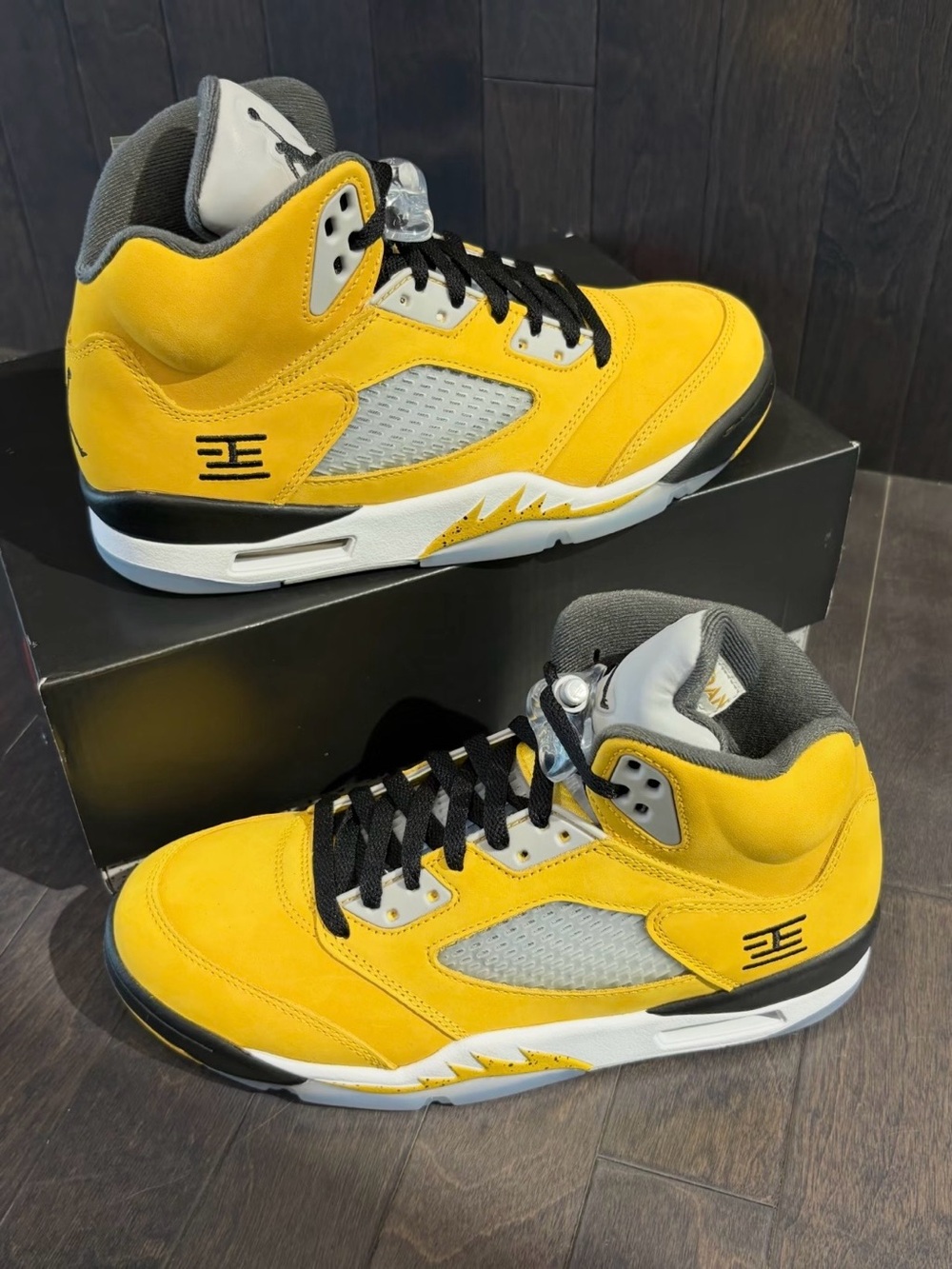 Air Jordan 5 Retro Tokyo T23 2025 -Men’s Yellow/ Black Sneakers Shoes - Picture 2 of 6